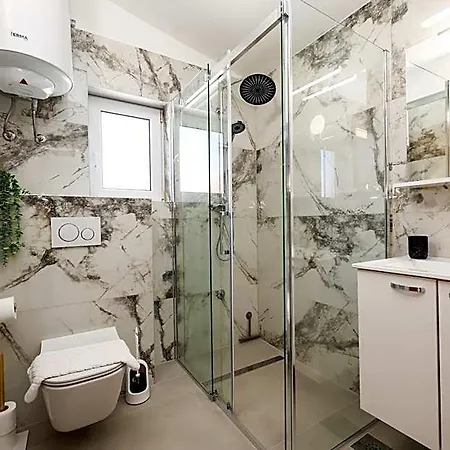 Silver Luxury Apartments By Adex Travel