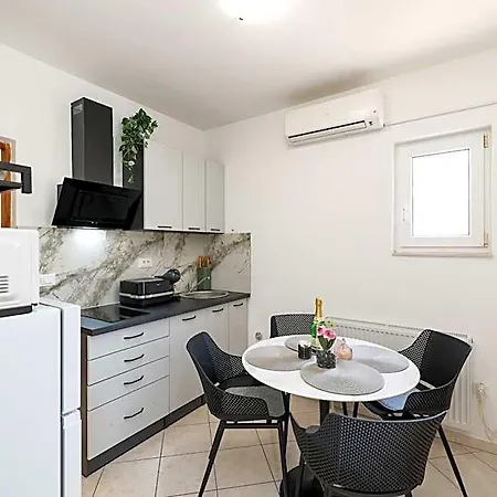 Silver Luxury Apartments By Adex Travel Hotel