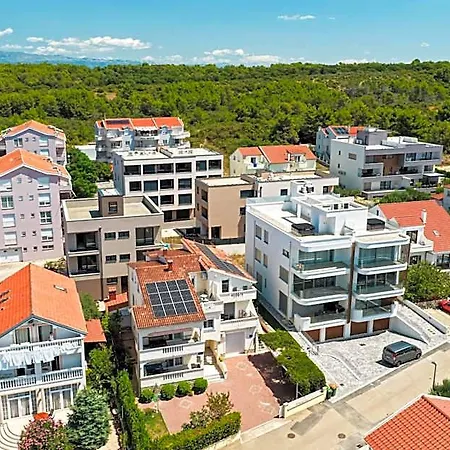 Silver Luxury By Adex Travel Apartmán *